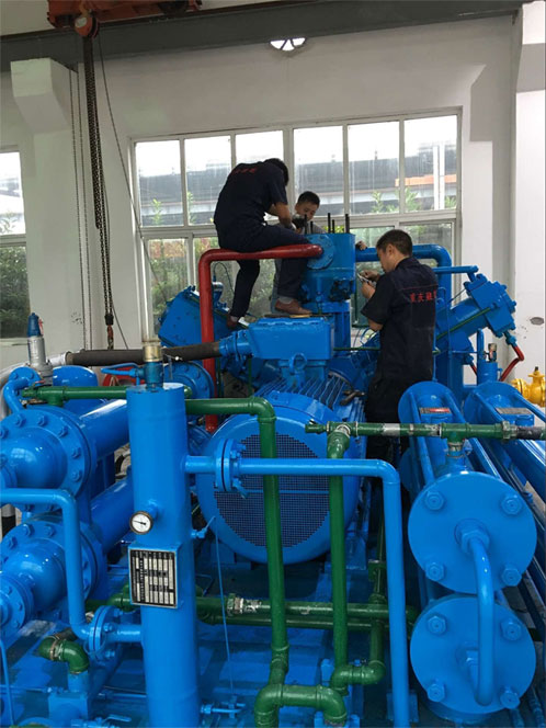 重燃集团某加气站冷却系统全方位清洗及压缩机组大修